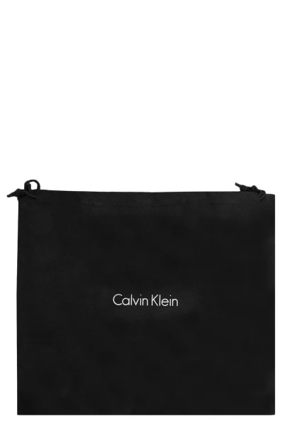 Listonoszka INSTANT CONVERTIBLE Calvin Klein kremowy