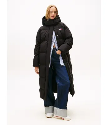 Puchowy płaszcz ALASKA Tommy Jeans | Czarny DW0DW21977