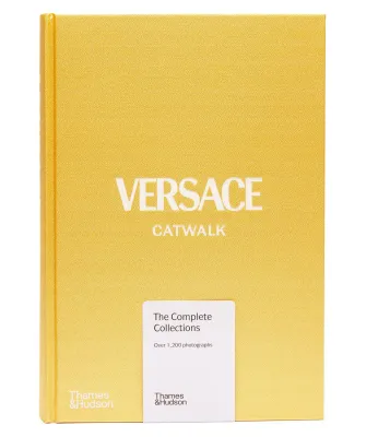 Книга Versace Catwalk