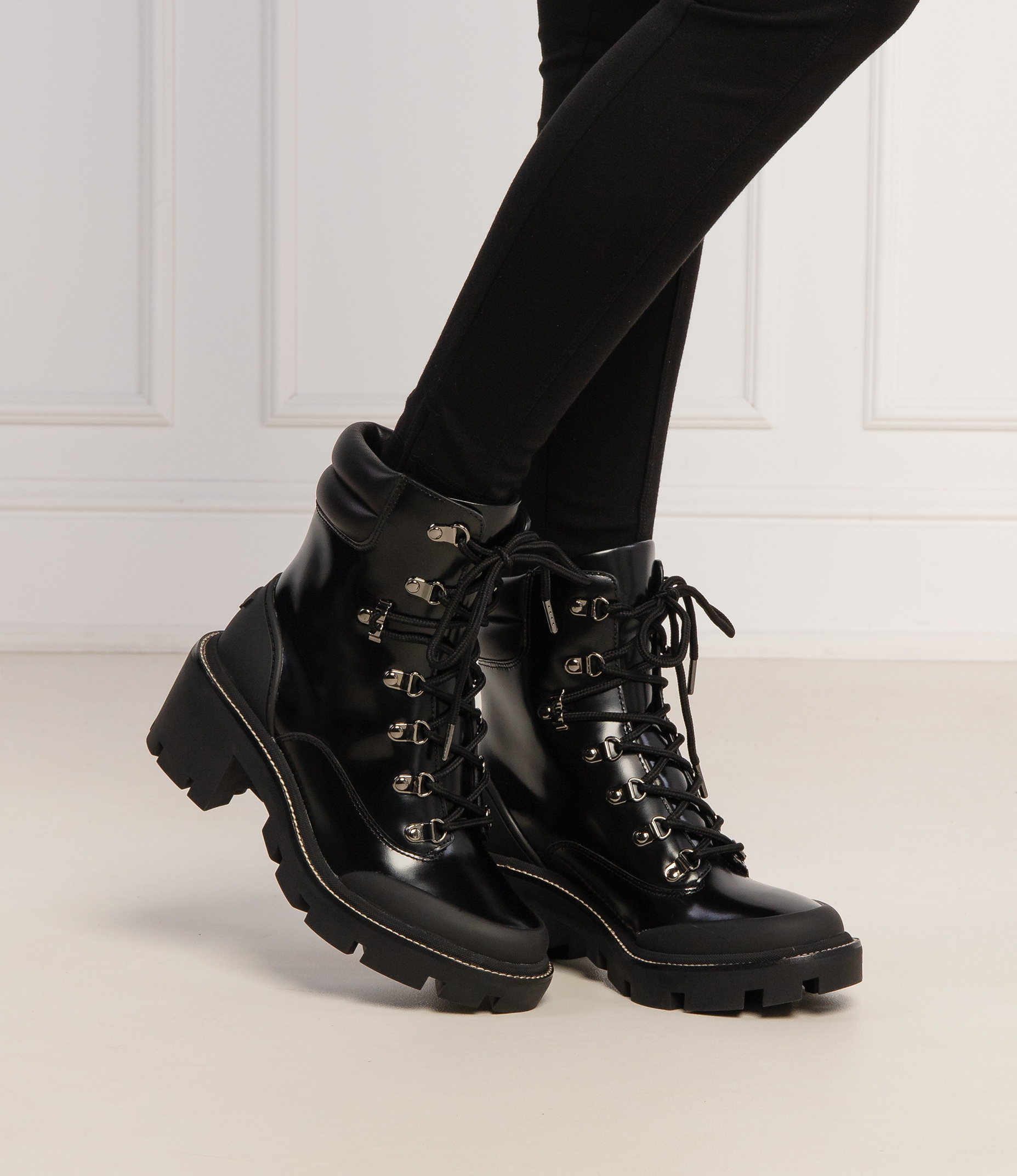 Leather ankle boots Lug Sole Hiker TORY BURCH | Black /en